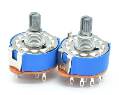interruptor rotatorio de la banda del diámetro de 25m m con el guardapolvo azul usado para el dispositivo y el transductor eléctricos